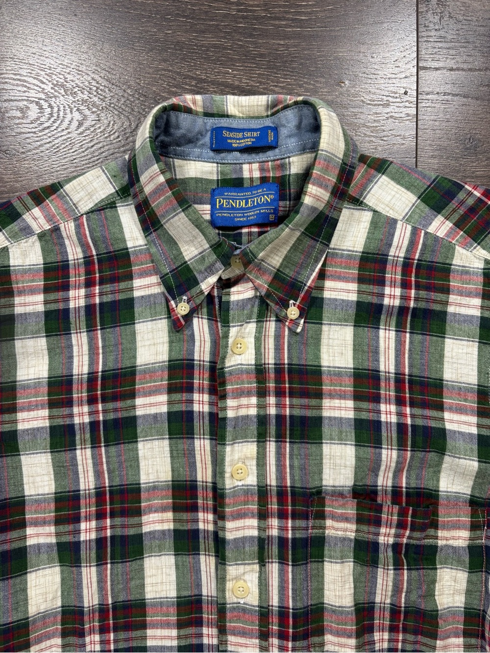 Pendleton Green and Red Short Sleeve Plaid Button-Down Shirt Medium 100% Cotton